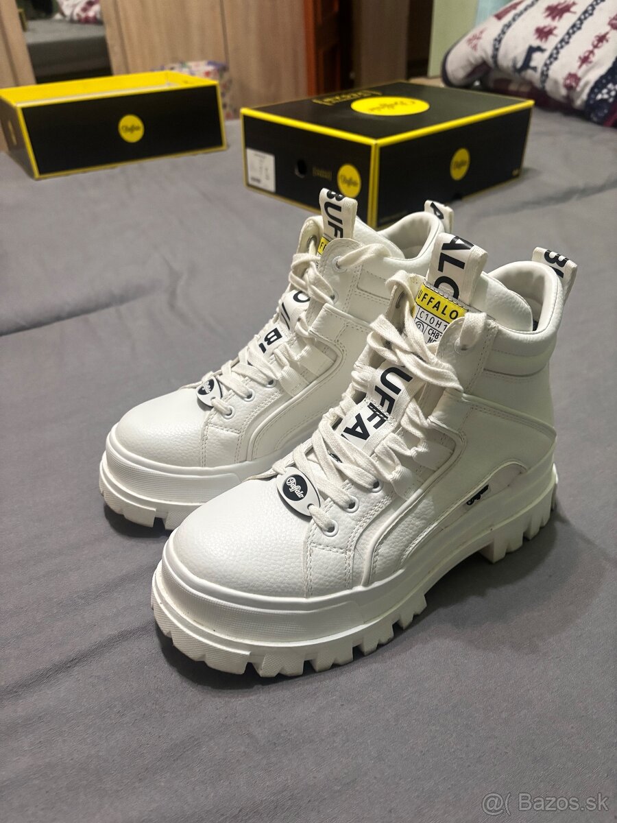 Damske členkové čižmy /tenisky Buffalo , vek,38 - 5