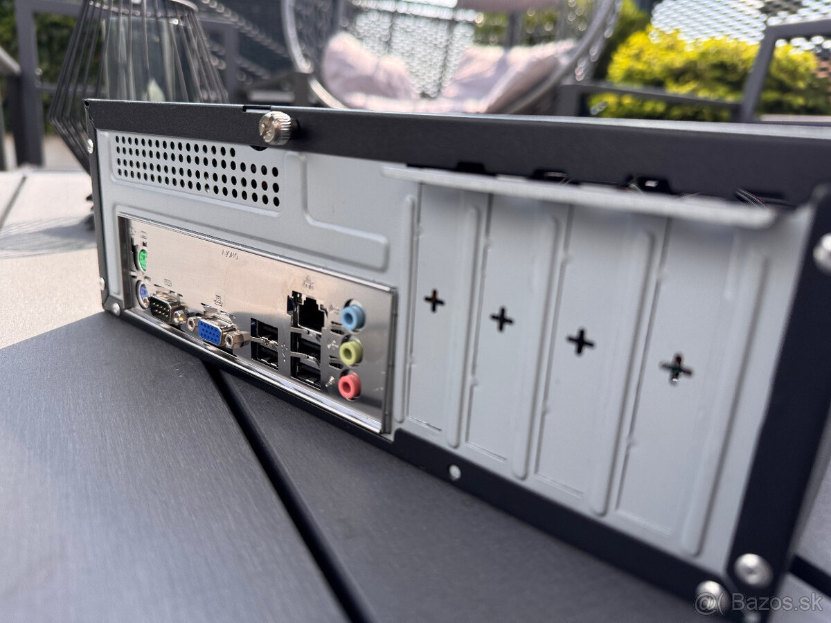 Počítač AMD Phenom II, 2GB - Bez HDD a OS - 5