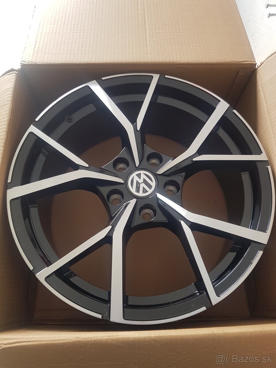 Golf 8 1.5 tsi 110kw R-line - 5