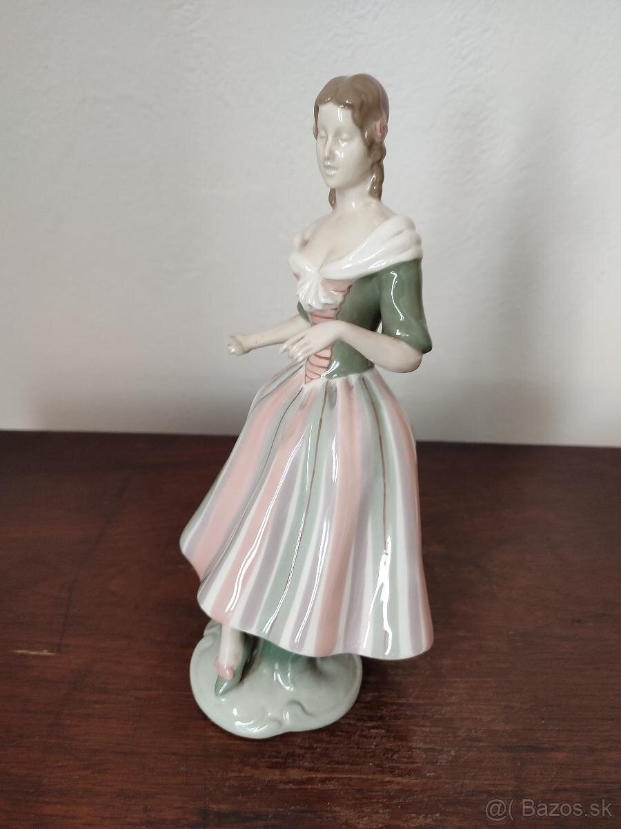 Royal dux žena porcelánová soška - 5