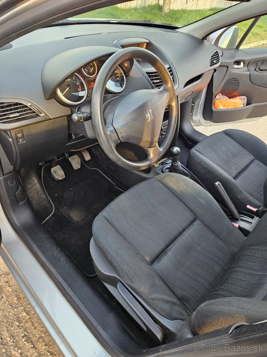 Predám Peugeot 207 1,4E - 5