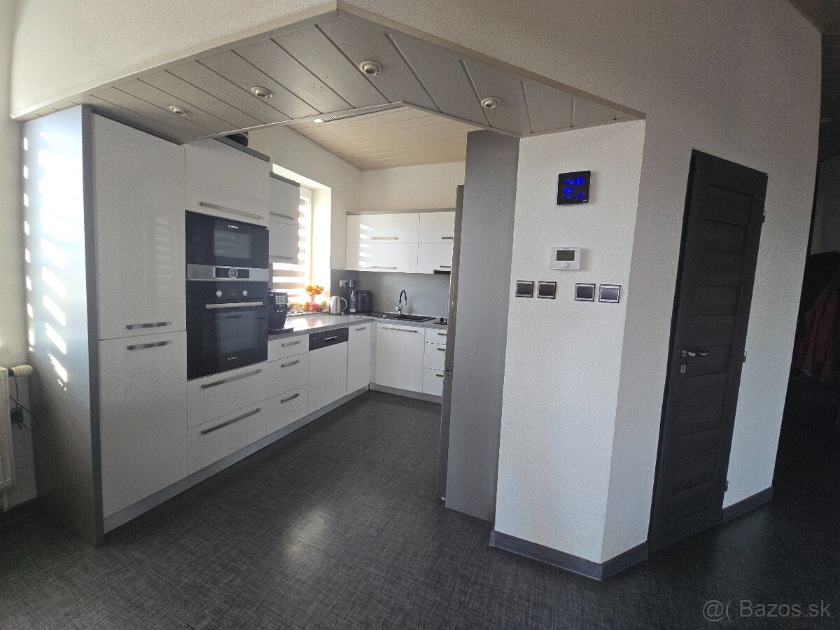 Nadštadartný 5-izbový mezonet s balkónom v Spišskej Belej - 5