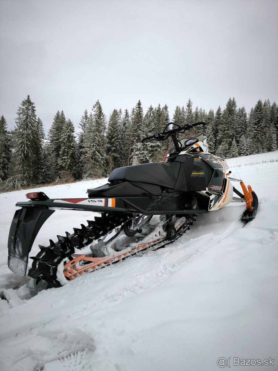 Snežný skúter Artic Cat M8000 - 5