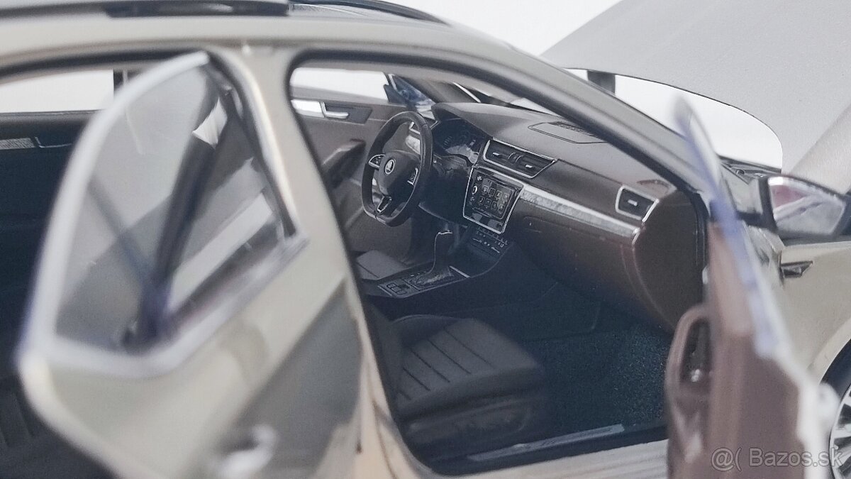 Škoda Superb 1:18 - 5