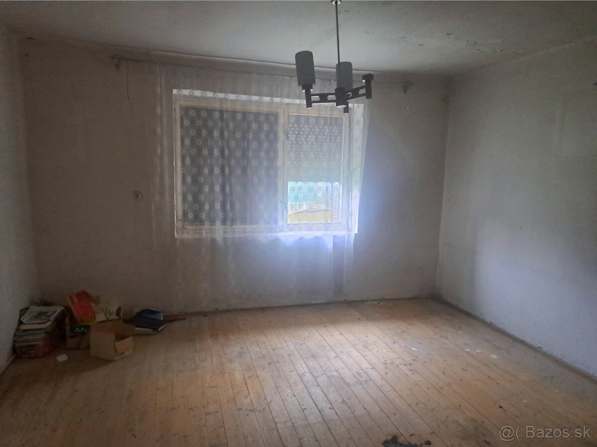 Na predaj rodinný dom v centre Vrábel v tichej uličke - 5