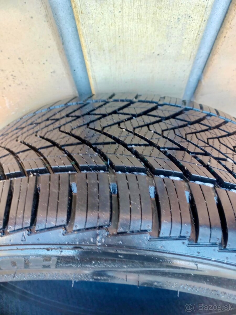 225/40 R18 92Y XL - 5