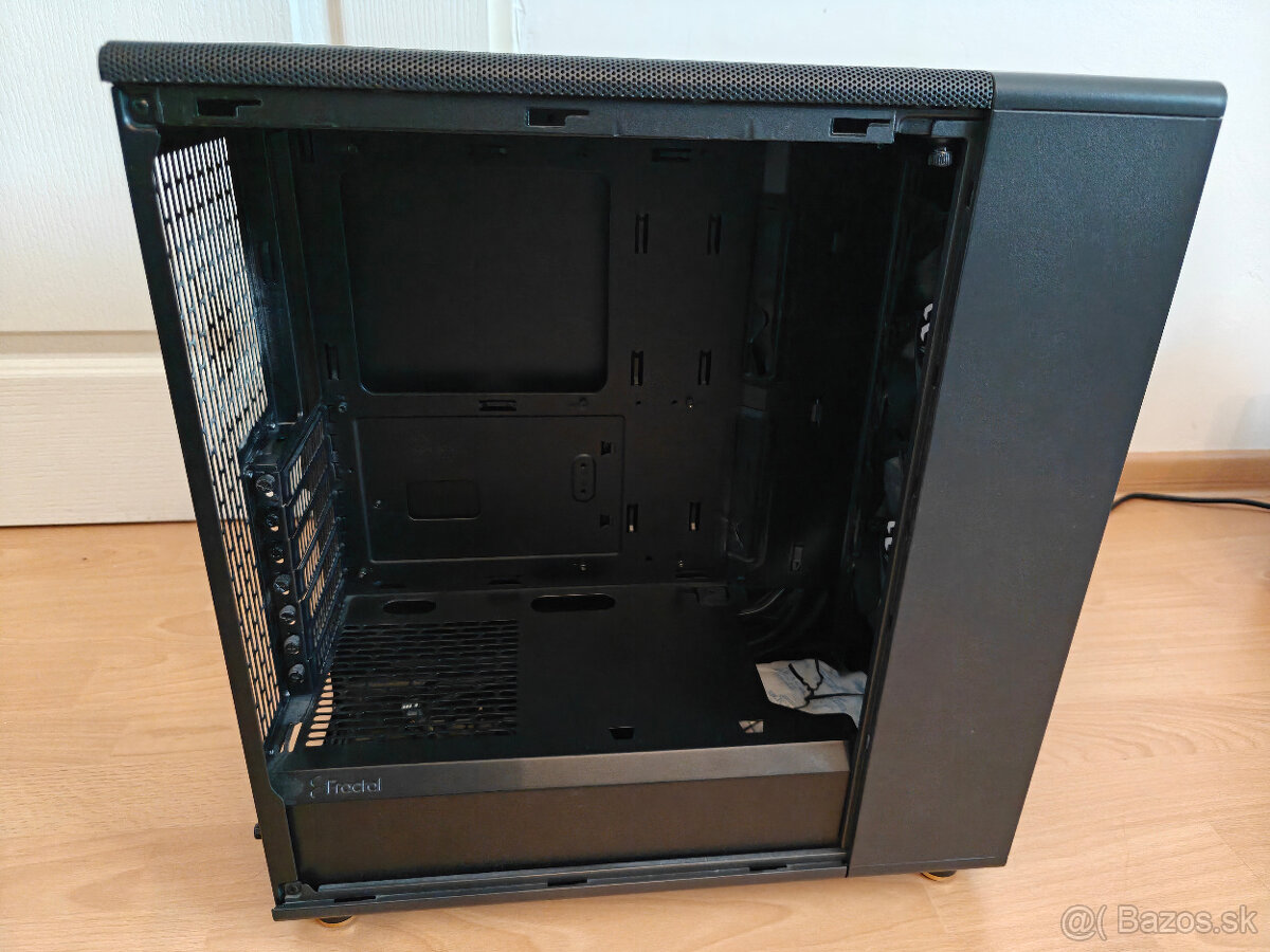 Fractal Design North, čierna s priehľadnou bočnicou - 5