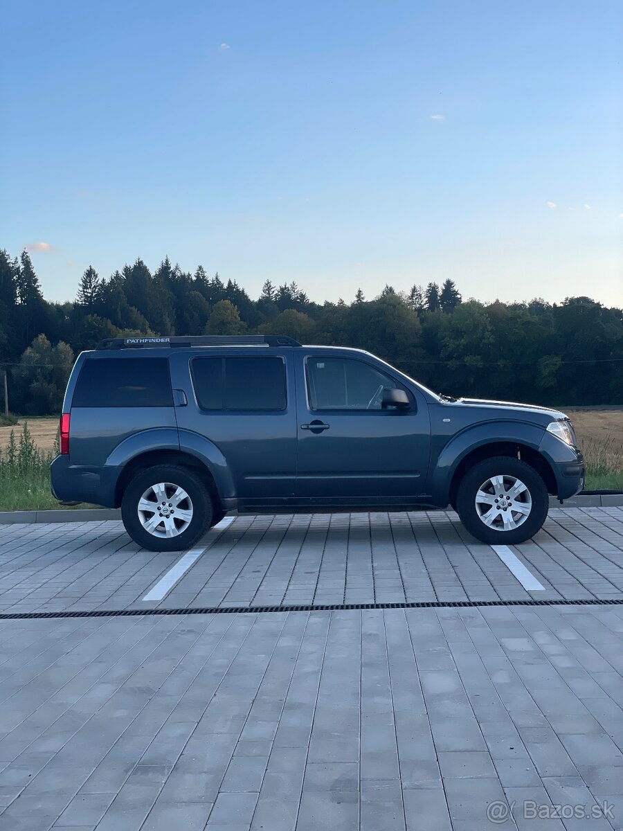 Nissan Pathfinder - 5