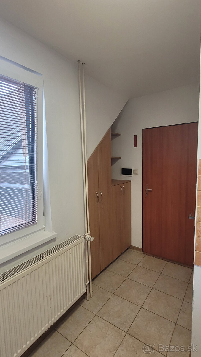 Garsónka - mestská časť D.Moštenec - 5