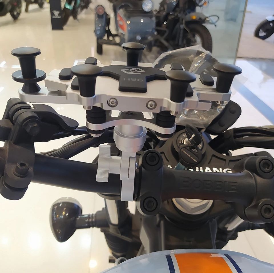 Antivybračný držiak na riaditka - 5