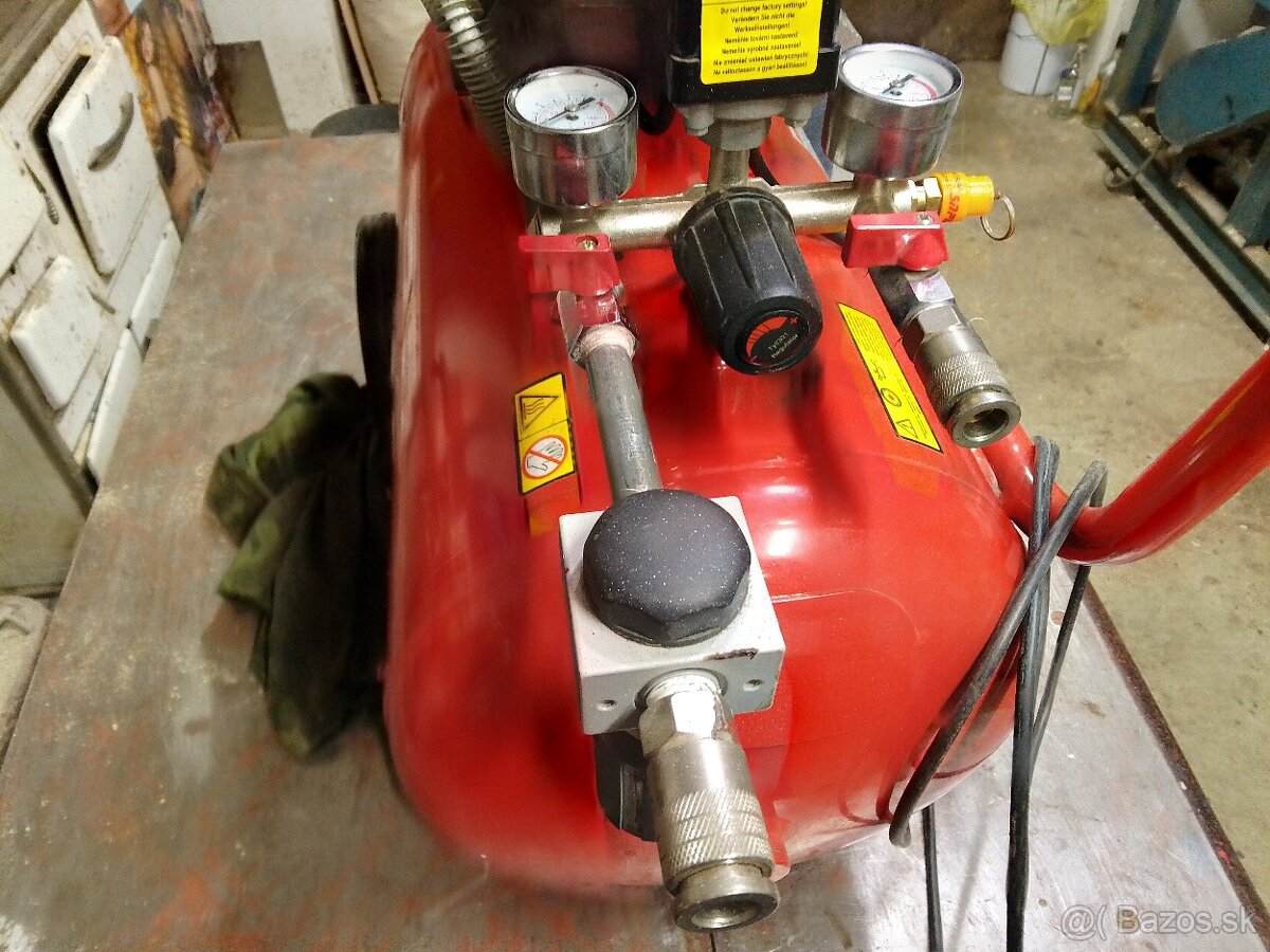 Vzduchový kompresor Hecht - 5