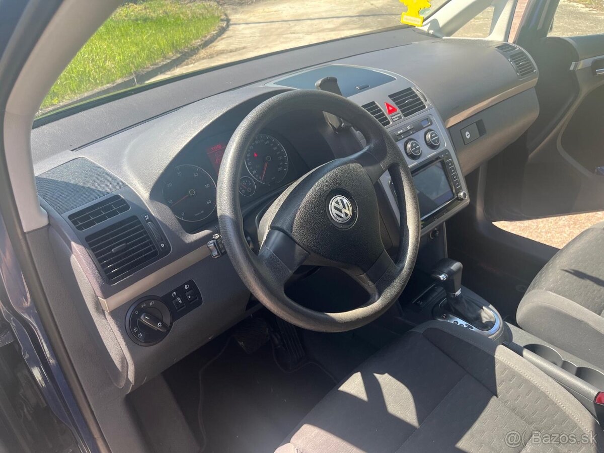 VW Touran 1.9 TDI DSG - 5