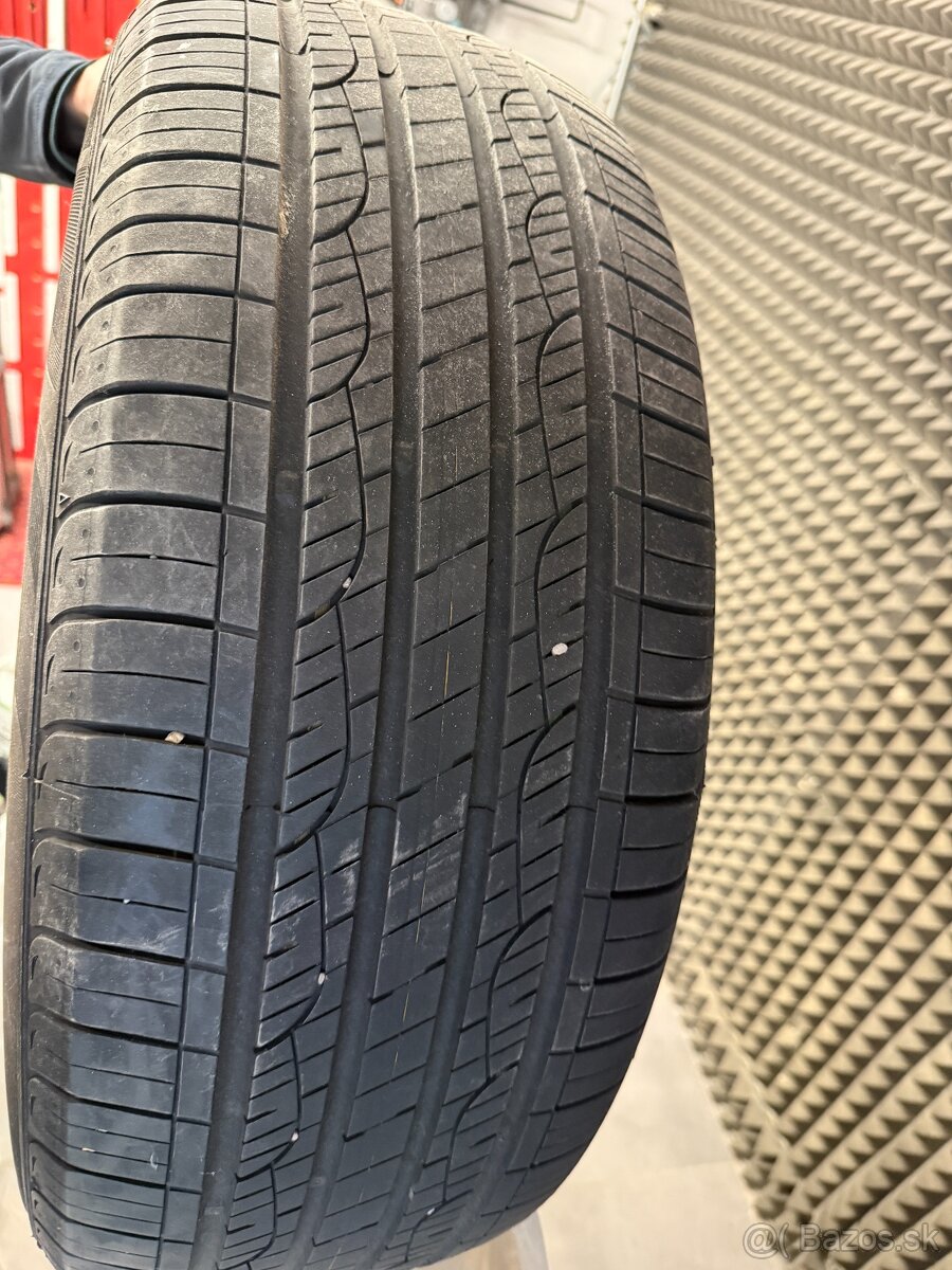 Nexen 255/60 r18 celoročné - 5