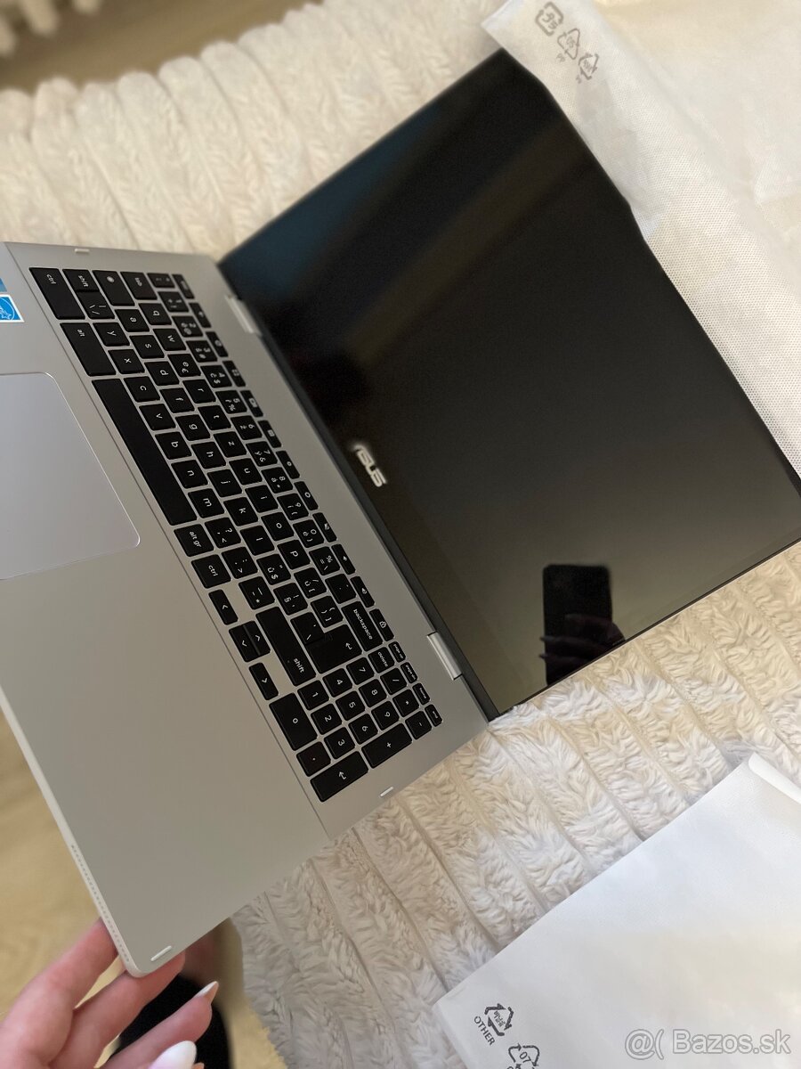 ASUS Chromebook 15.6FHD touchscreen - 5