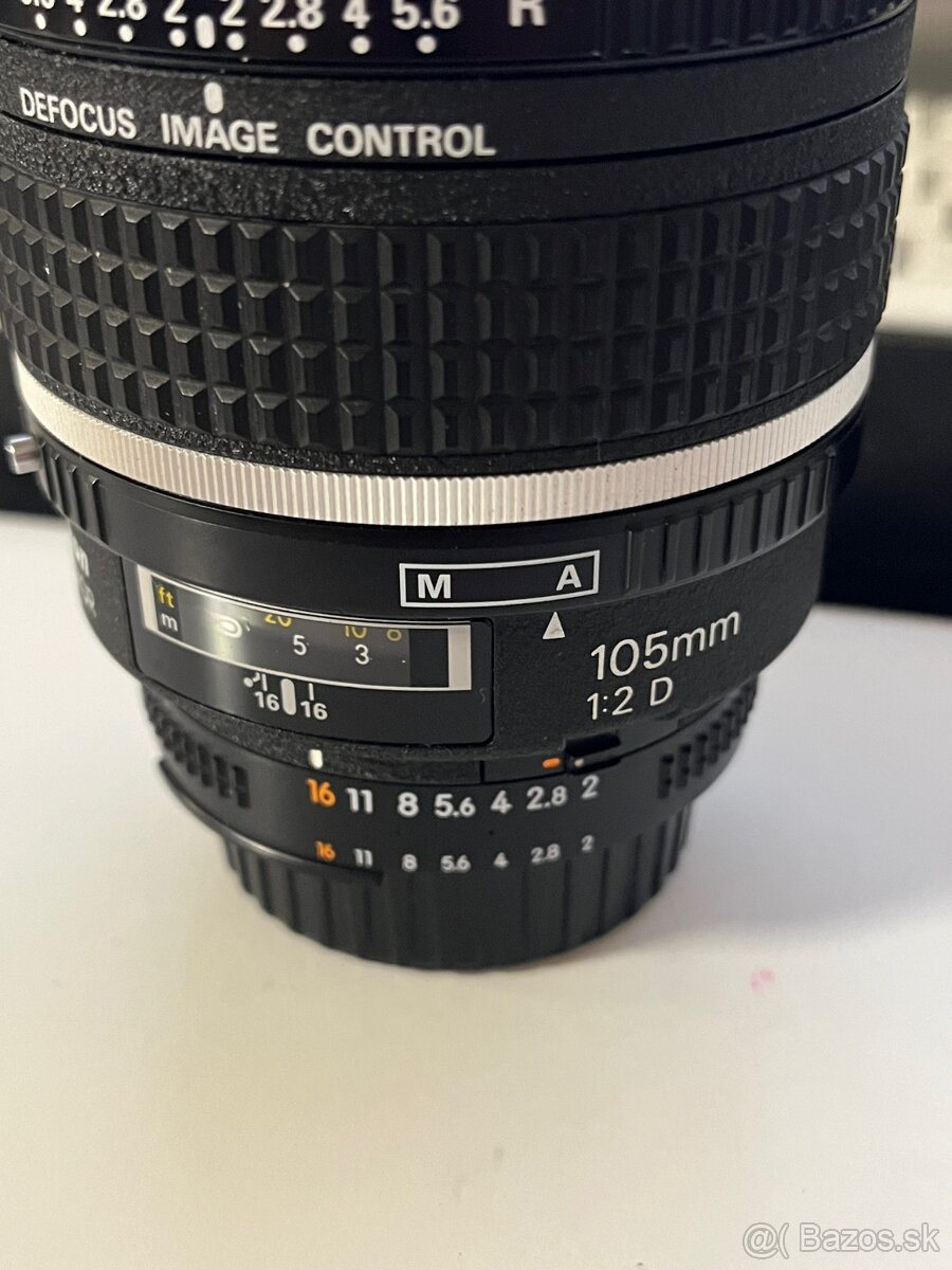 Nikon AF DC Nikkor 105mm f/2 D - 5