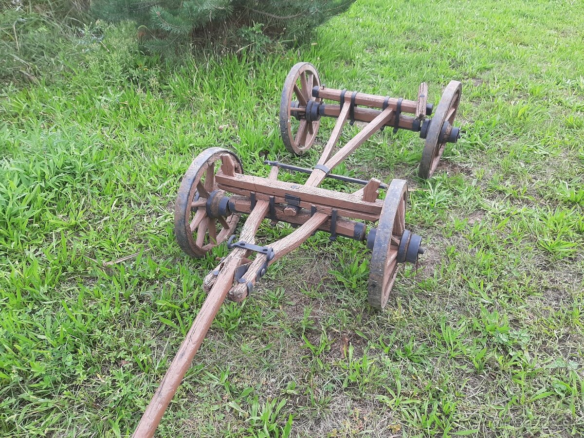 Starý DEKORATÍVNY VOZ pred dom ZNÍŽENÁ CENA - 5