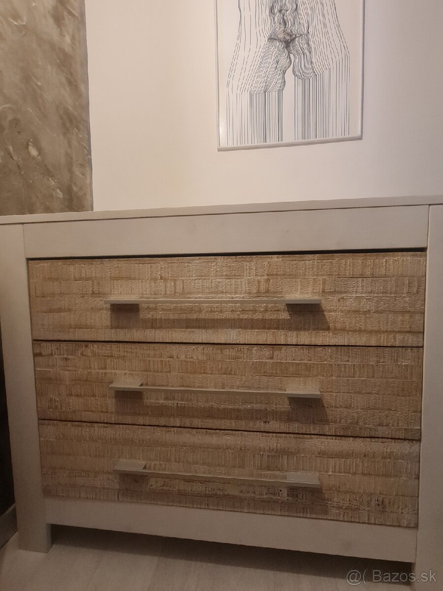 Skriňa a komoda z dreva. - 5
