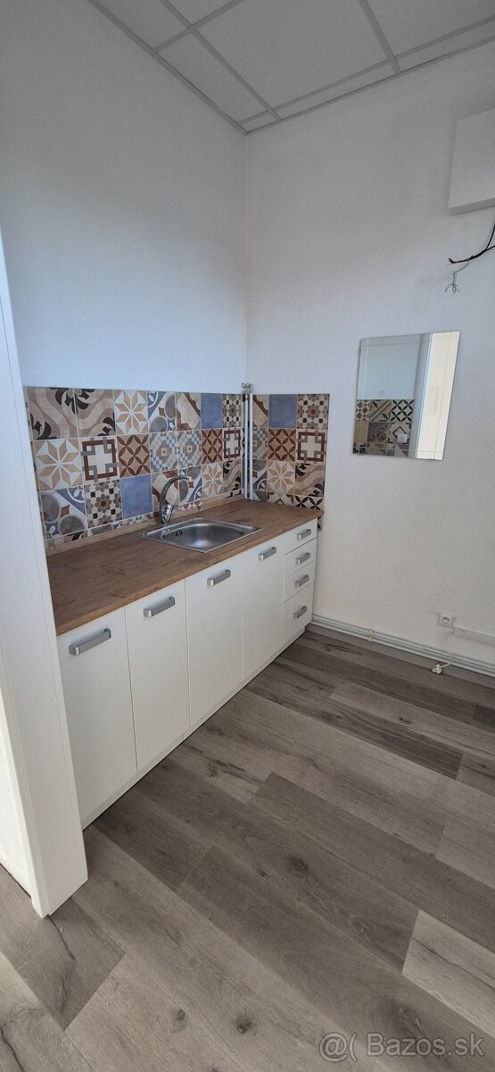 Prenajom kancelarie Banska Bystrica Jegorovova - 5