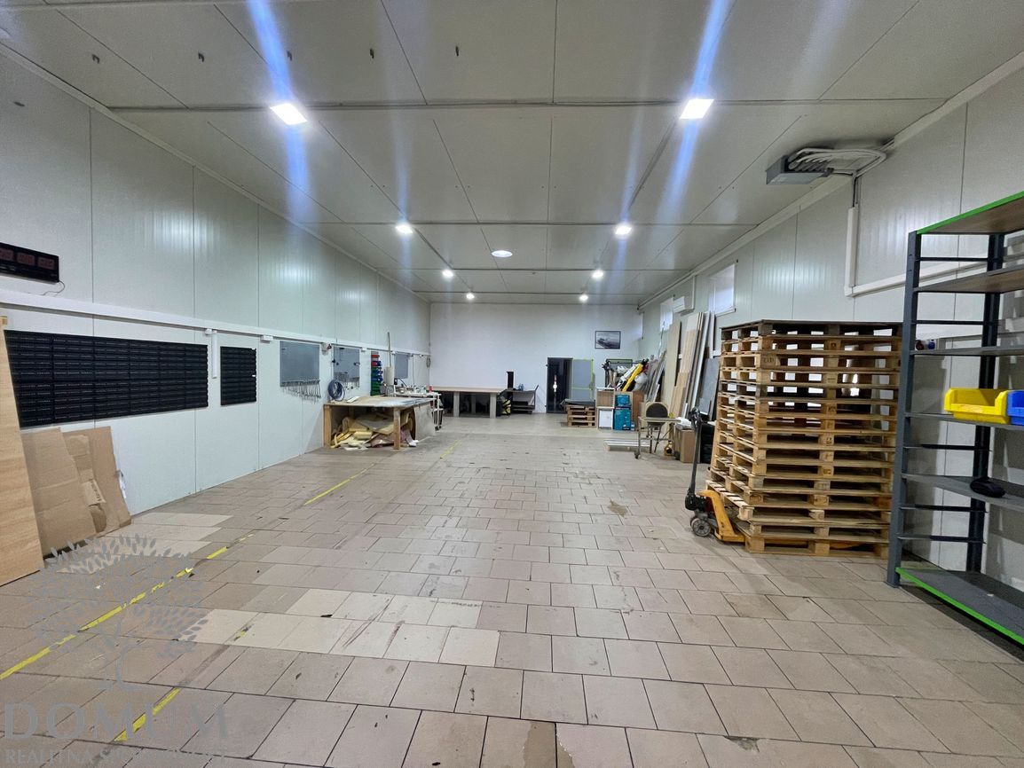 Podnikateľský objekt – budovy, zastrešené plocha a spevnené - 5