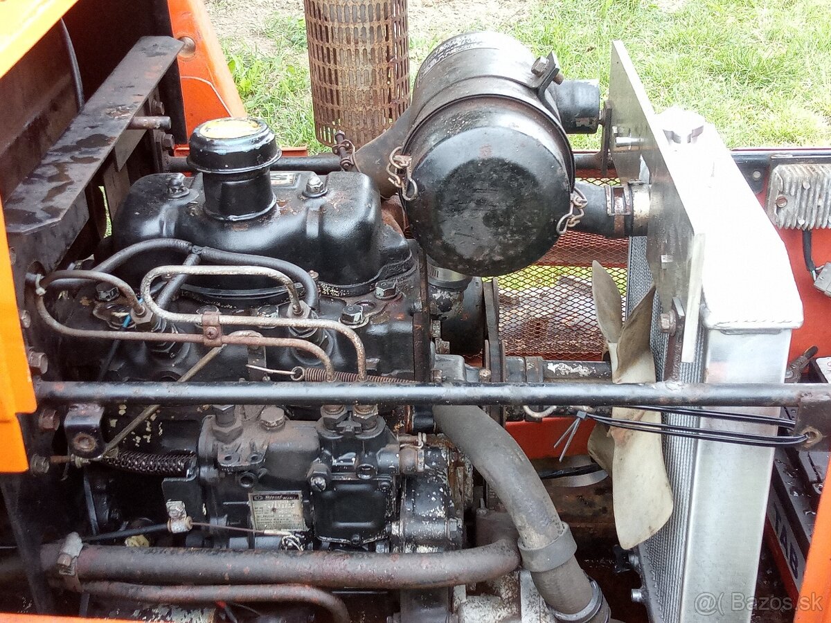 Predám Hinomoto s čelným nakladacom - 5