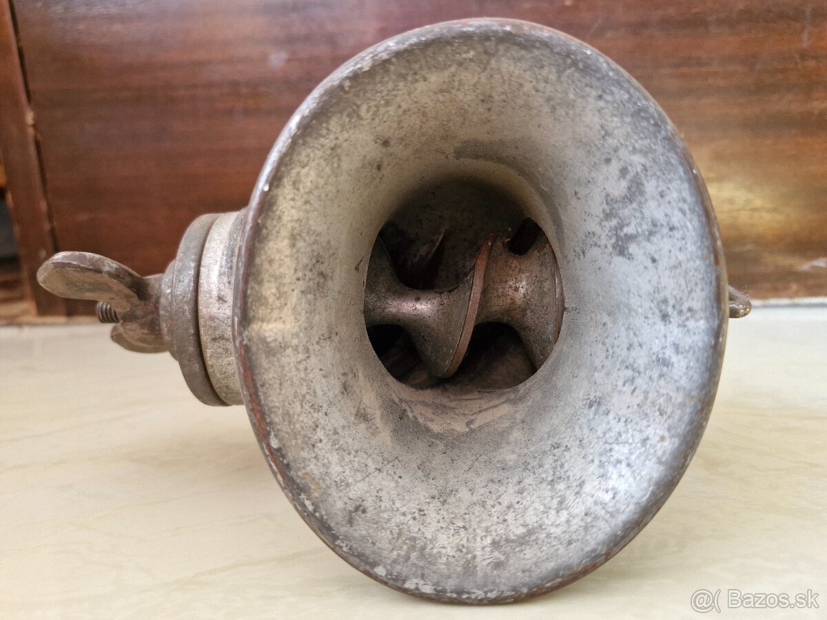 Starožitný mlynček na mäso - 5