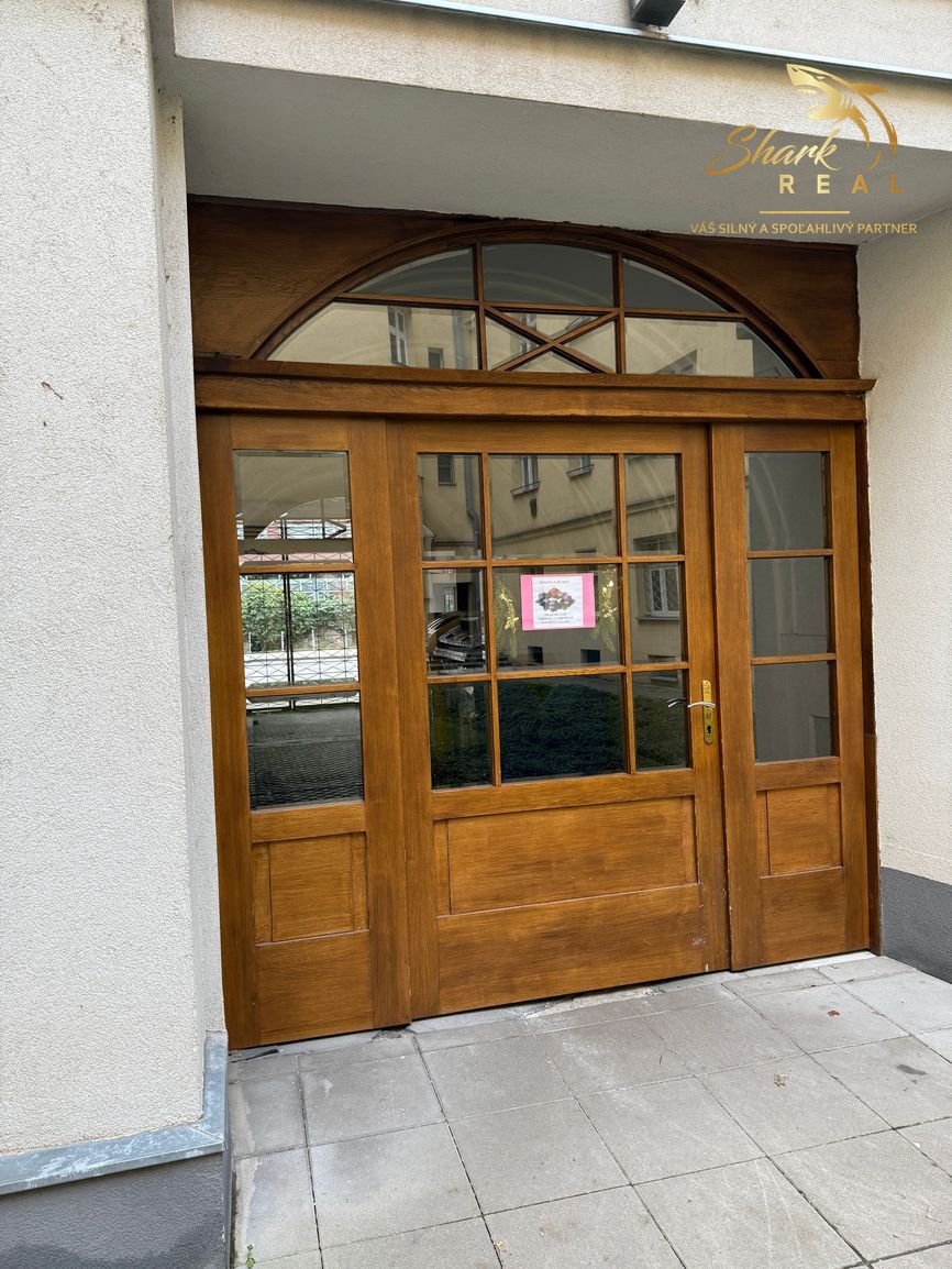 Na predaj veľkometrážny 5-izbový byt 135m2 v historickom dom - 5