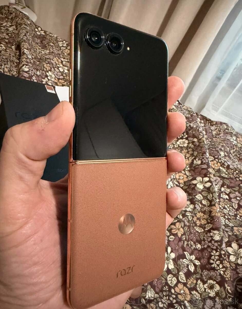 Motorola Razr 50 Ultra - 5