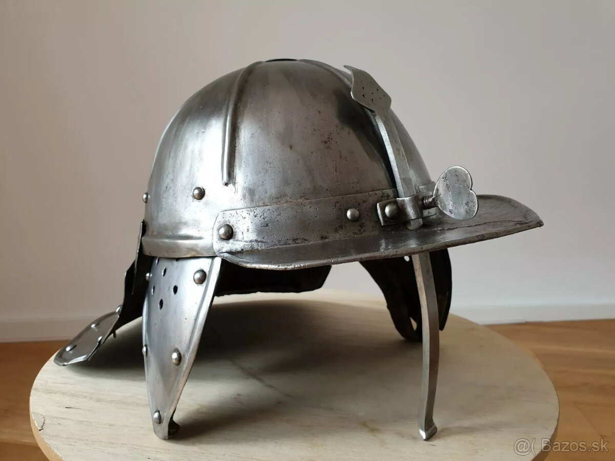 Prilba s chvostom homára, originál zo 17. storočia - 5