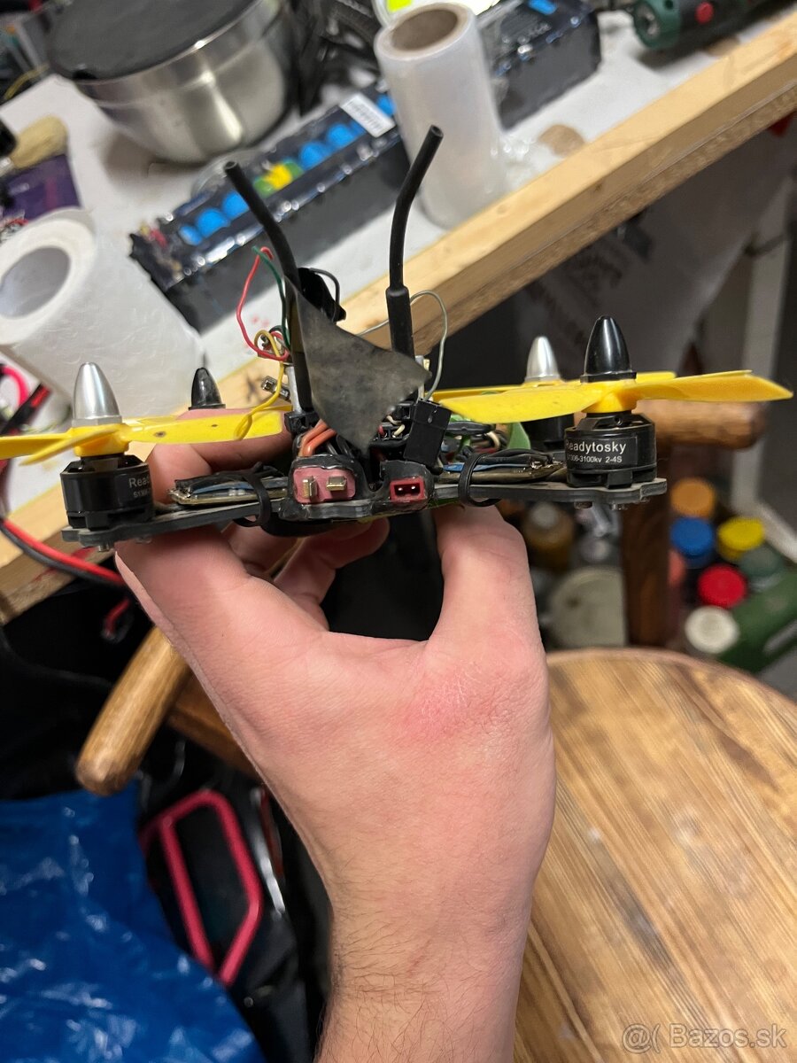 Dron malý - 5