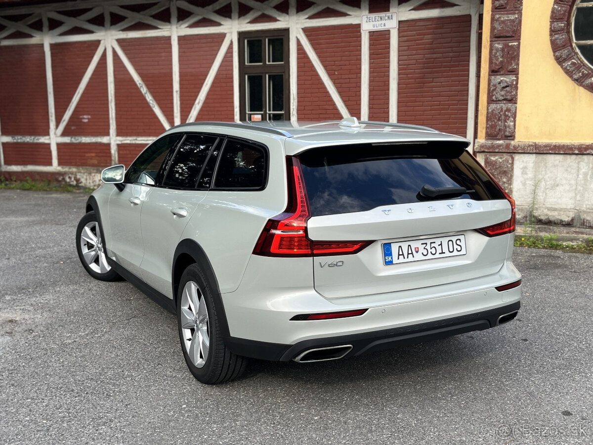 Volvo V60 Cross Country 4x4 - 5