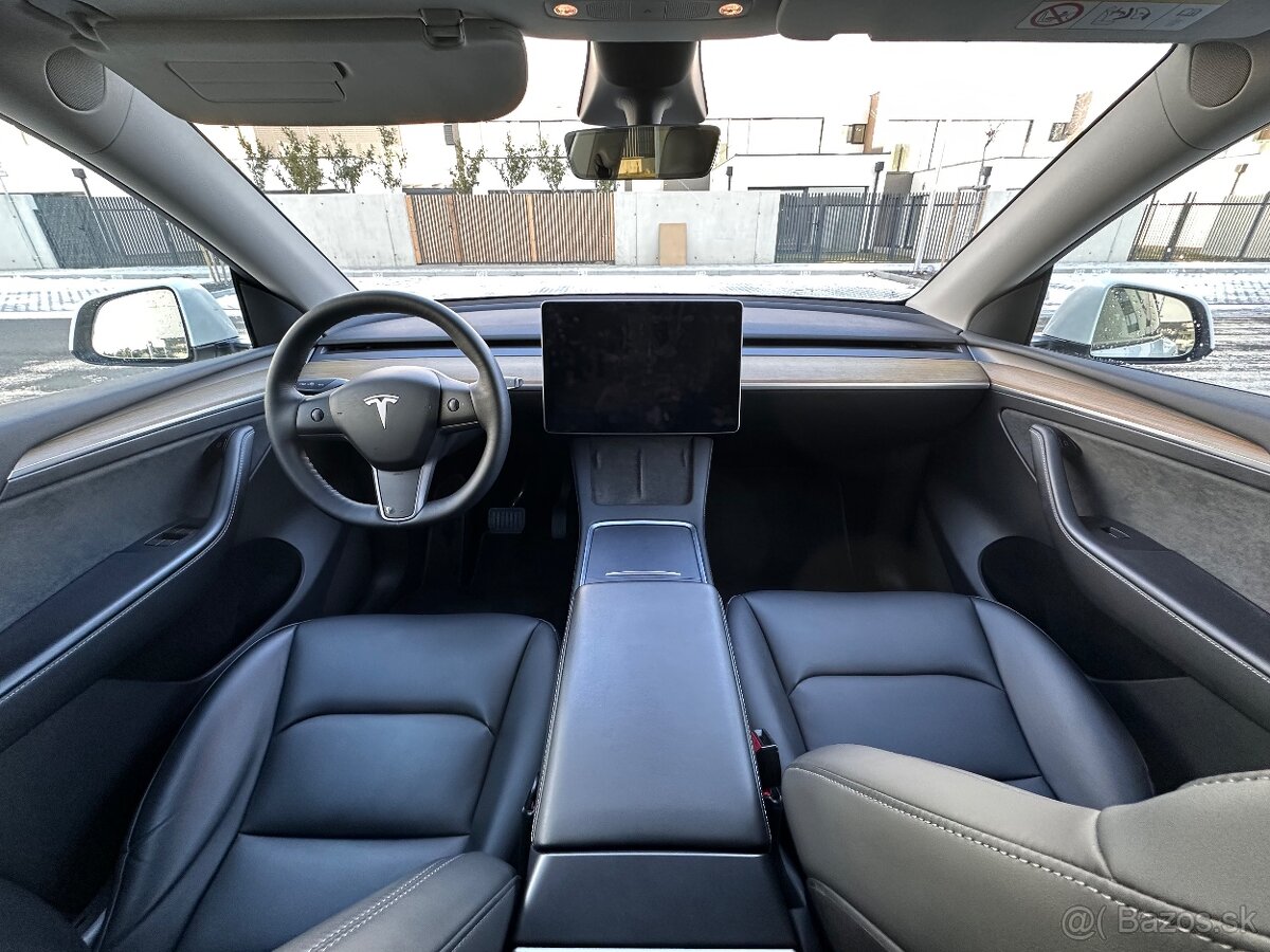 Tesla Model Y Long Range Dual Motor - 5