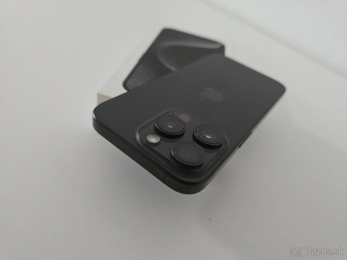 Apple iPhone 15 Pro - 5