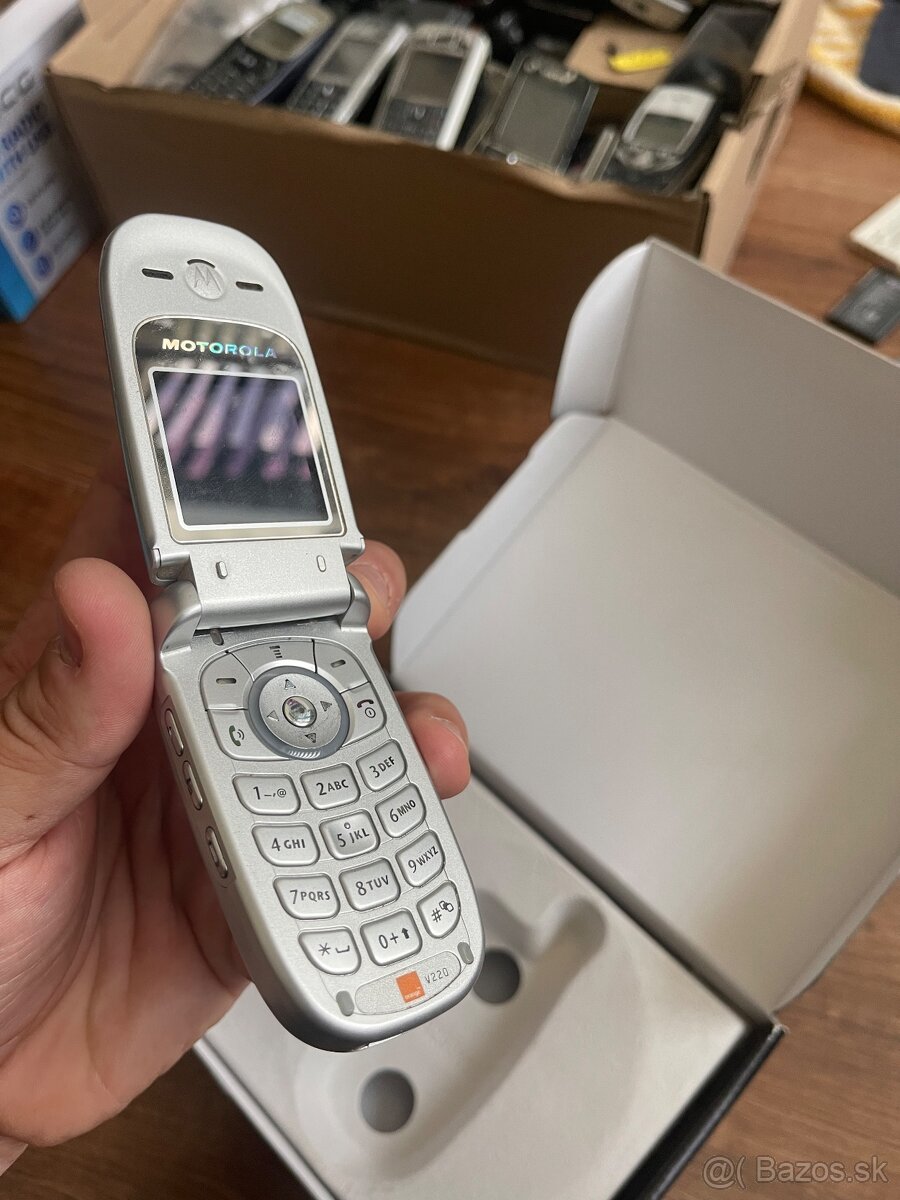 Motorola V220 v krabici - 5