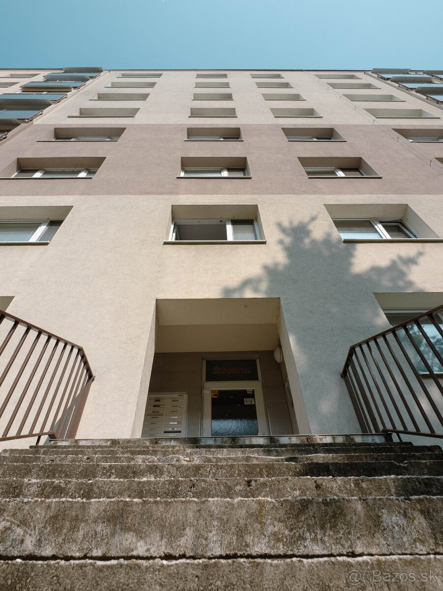 Na predaj: Priestranný 2-izbový byt vo Vrábľoch – posledné p - 5