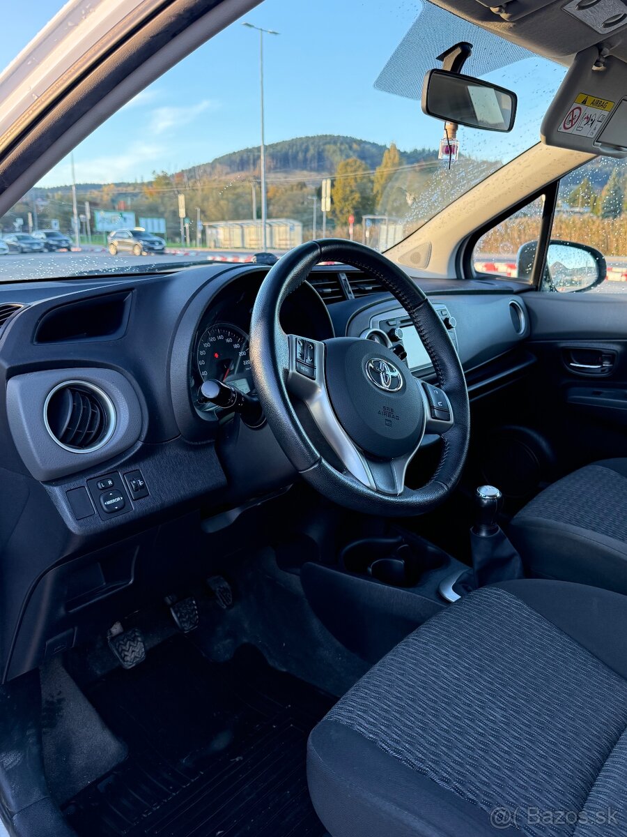 Yaris 1.0 MT5 - 5
