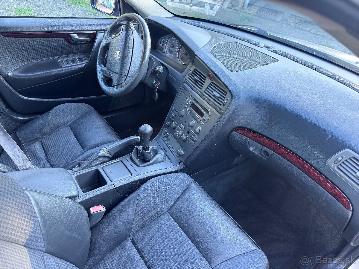 Volvo V70 2.4 D-5 - 5