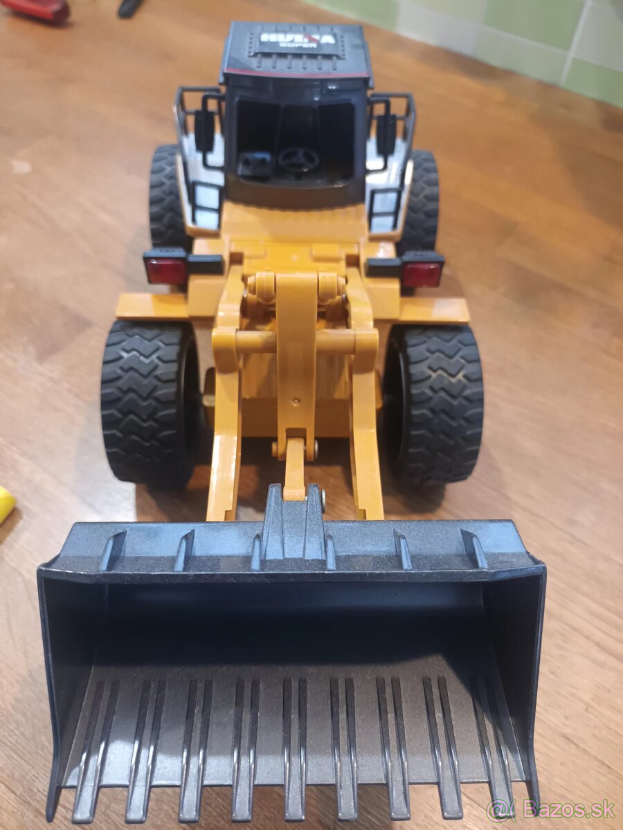 Predam bager s lyzicou na dialkove ovladanie - 5