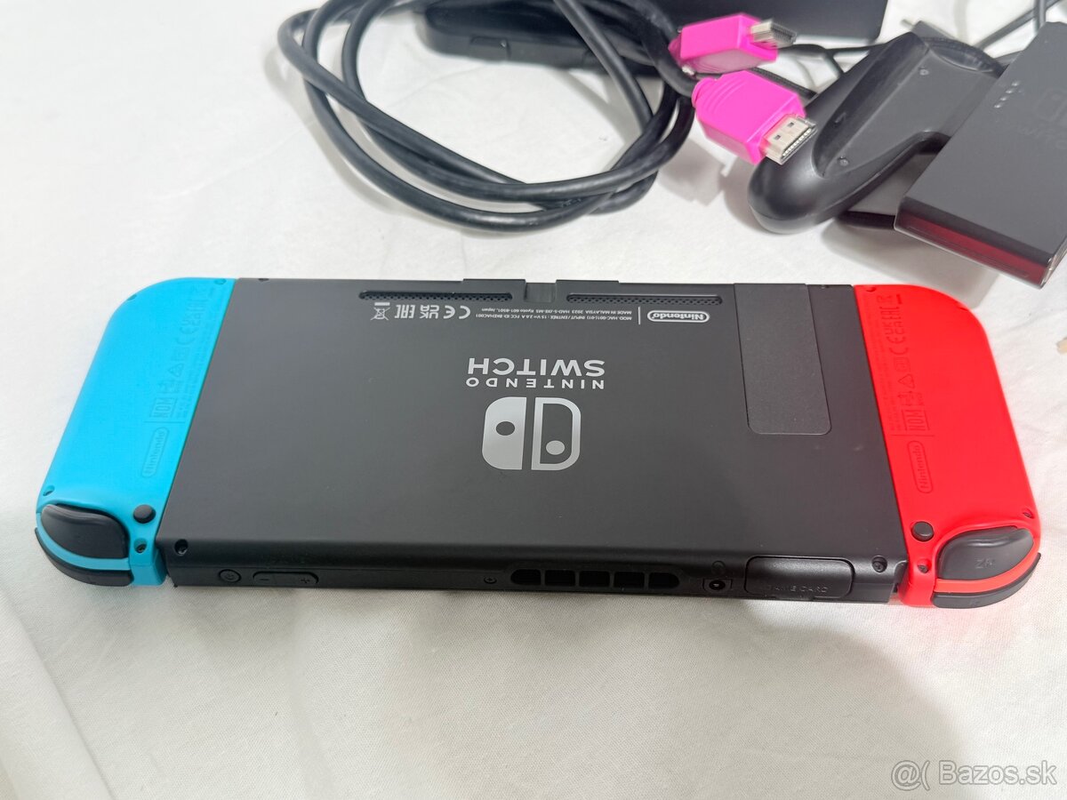 Nintendo Switch aj s prislusenstvom - 5