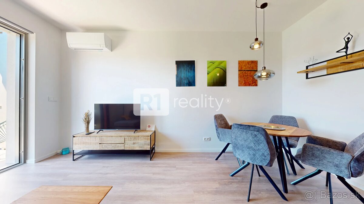 Na prenájom 2 izbový byt 45 m2 + terasa 15 m2 + 30 m2 predzá - 5