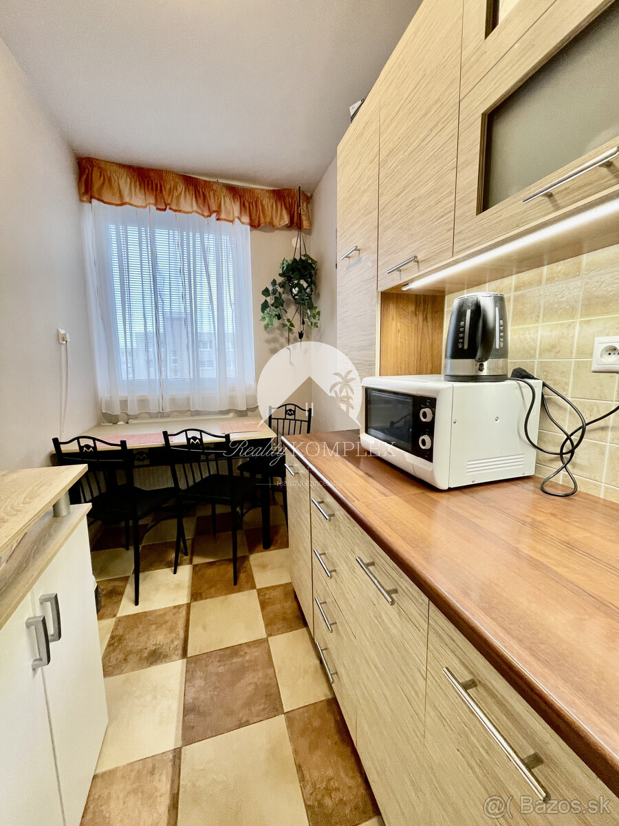 Reality KOMPLEX s.r.o. Vám ponúka 3-izbový byt s loggiou po - 5