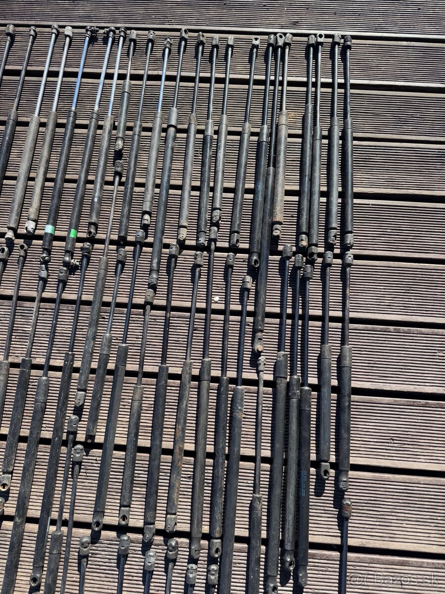 Podpery , vzpery kufra - 5