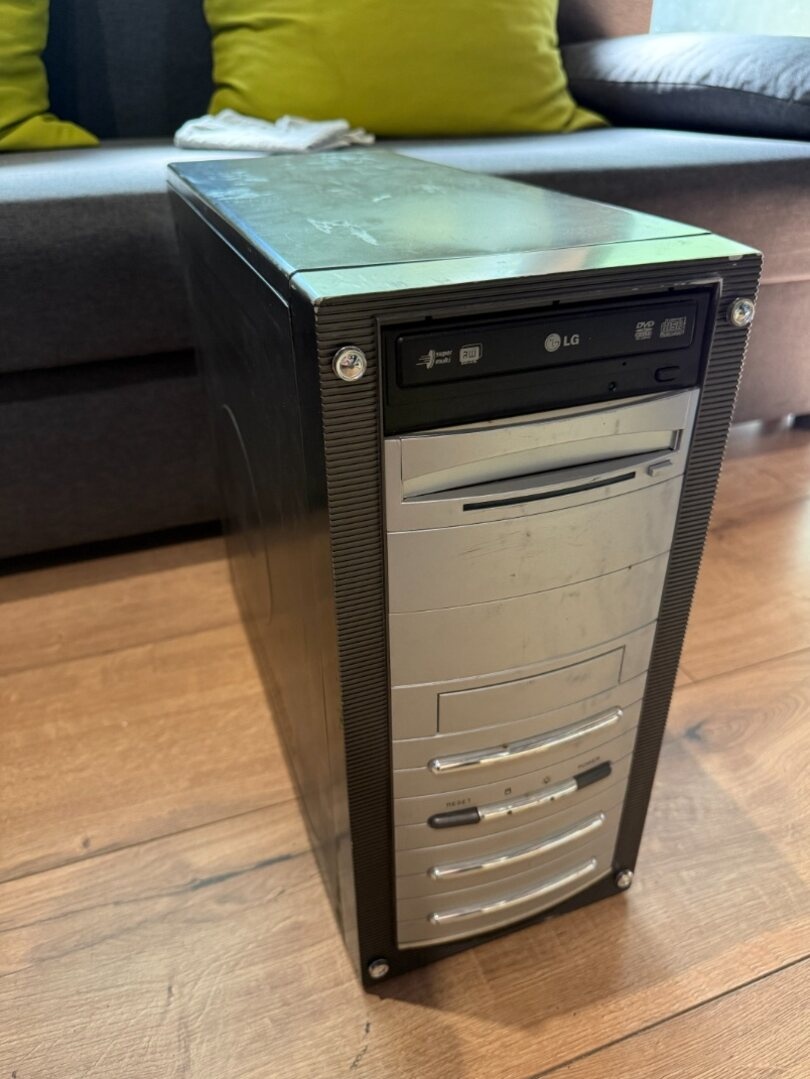 Stolový počítač s Windows XP – ideálny pre staršie programy - 5