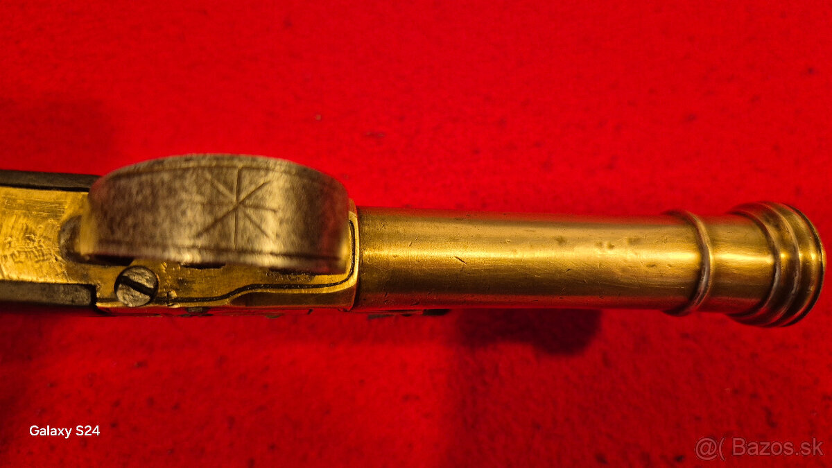 BRITSKÁ NÁMORNÁ PIŠTOL - 5