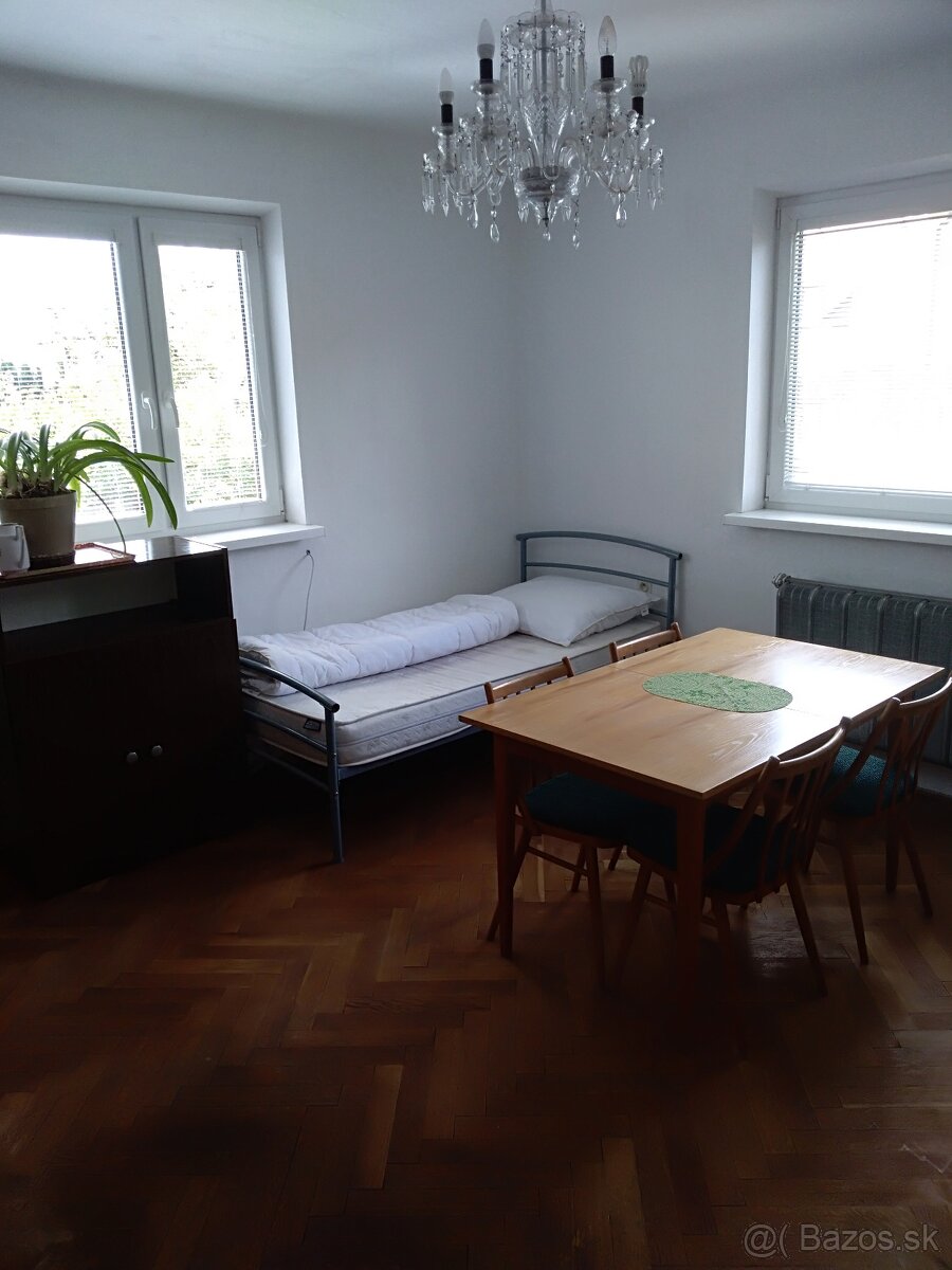 Prenájom izeb v Ružomberku - Rodinný dom - 5