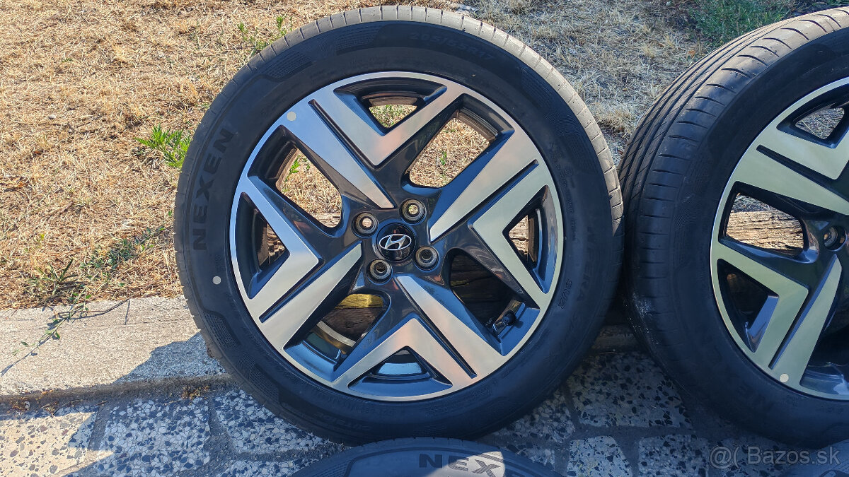 4x100 R17 --- HYUNDAI BAYON - 5