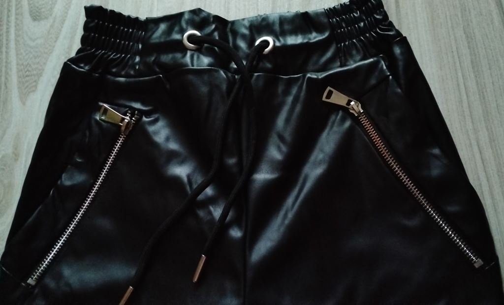 Koženkové legíny, v. M - 5