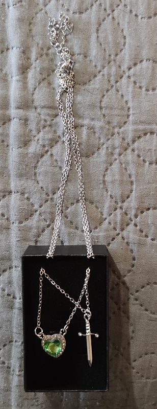 retiazky srdce a meč - 5