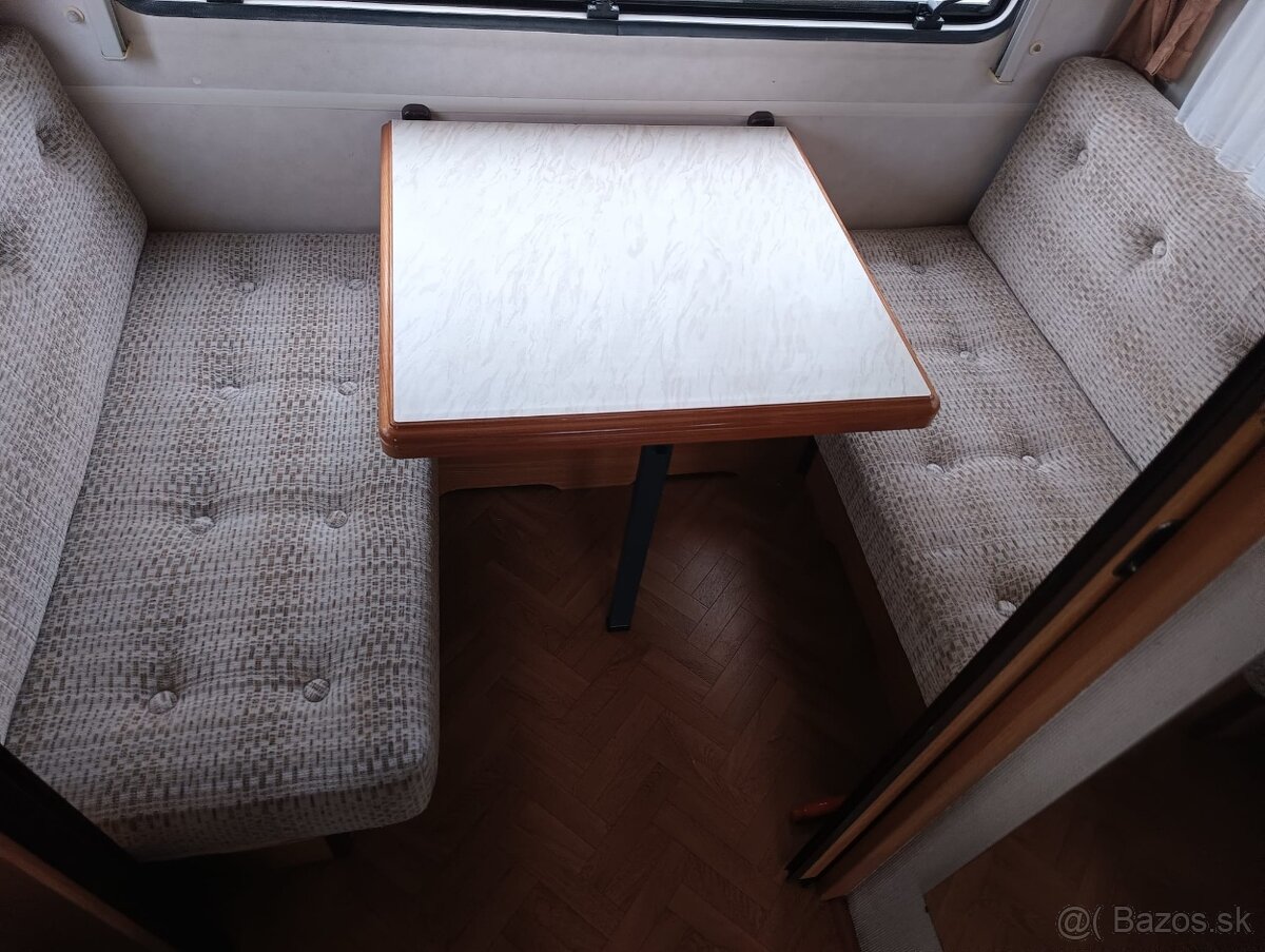 Obytny prives Hobby 430 - predstan, max 1000 kg - 5