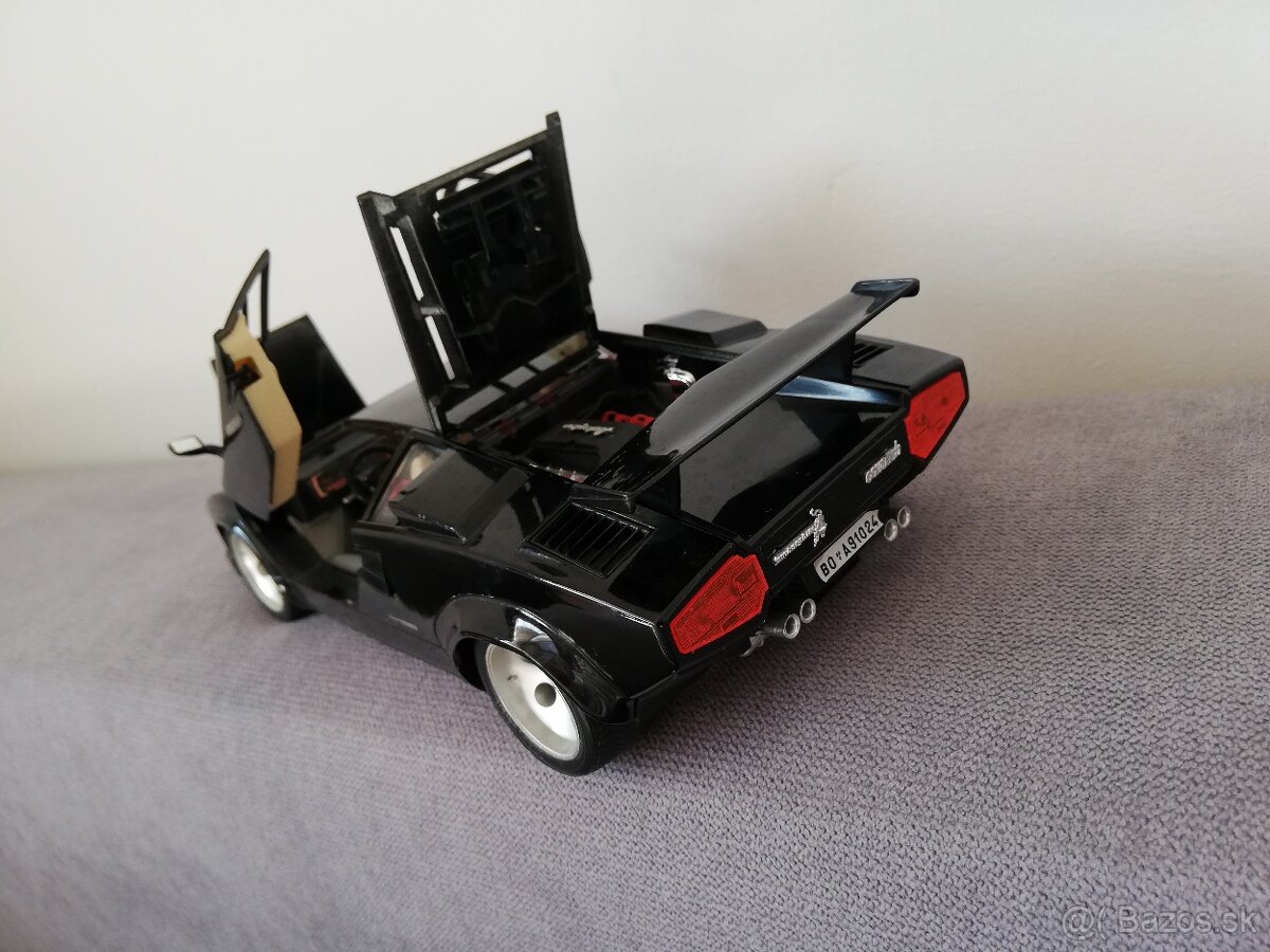 1:18 Lamborghini Conutach Bburago - 5