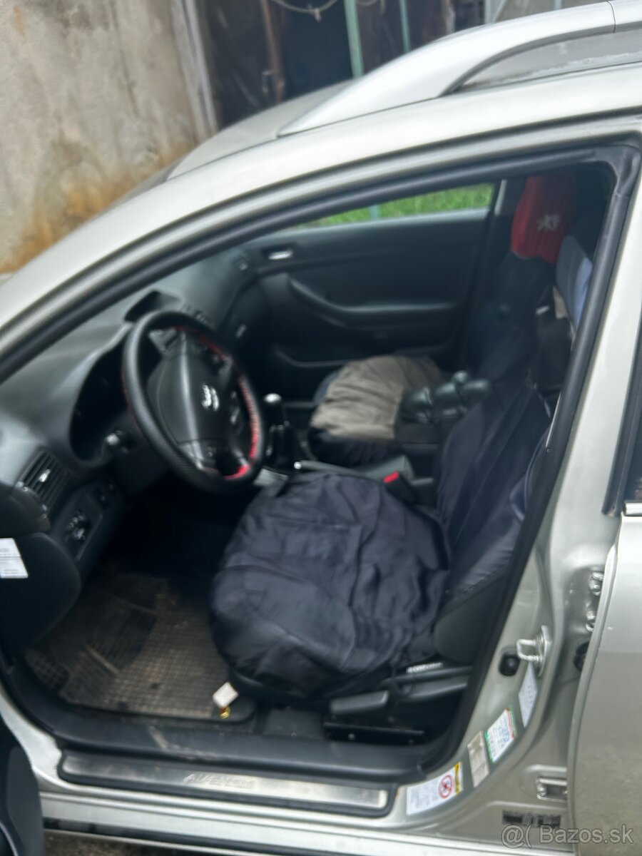 Predám Toyota avensis d4d 2.0d 2007 rv - 5